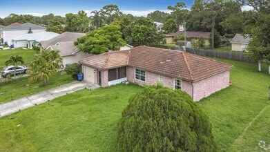 Building Photo - 2367 Angel Rd