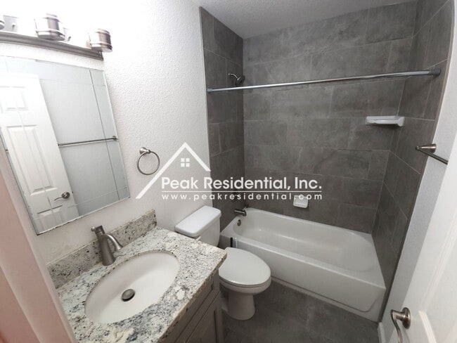 Building Photo - 2 br, 1 bath House - 4408 Greenholme Drive #1