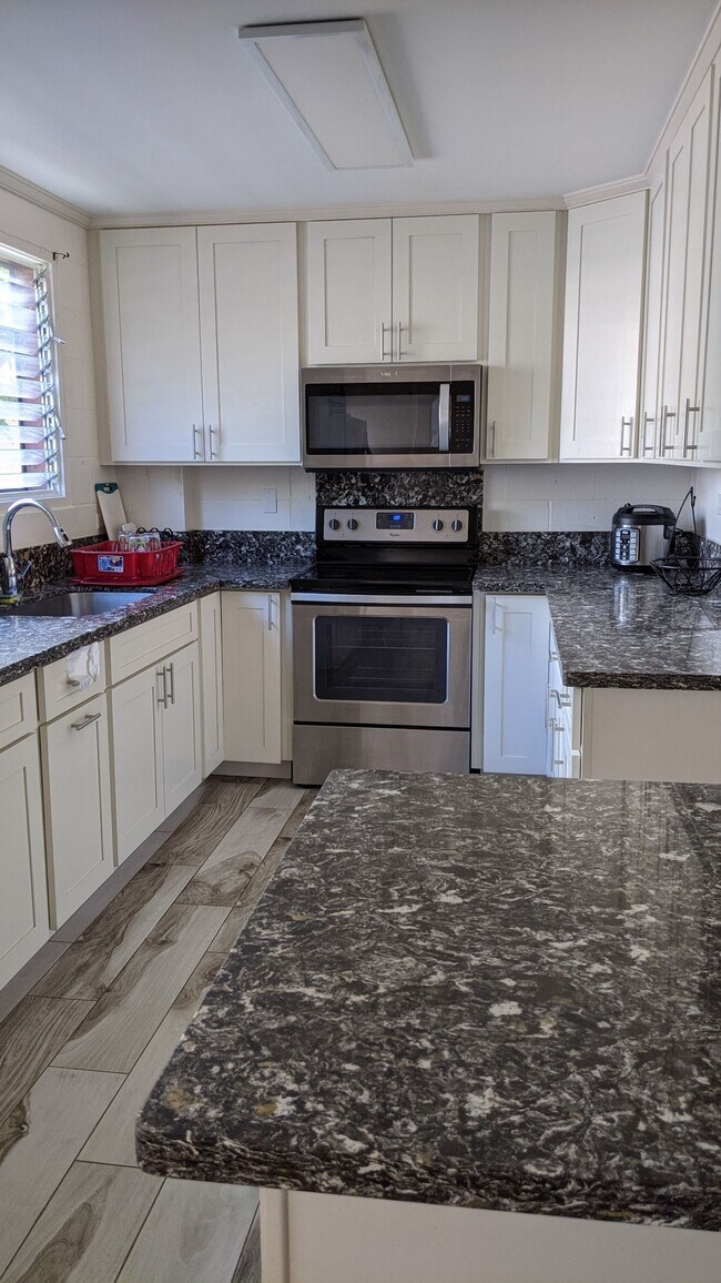 Foto del edificio - 2353 Dole St