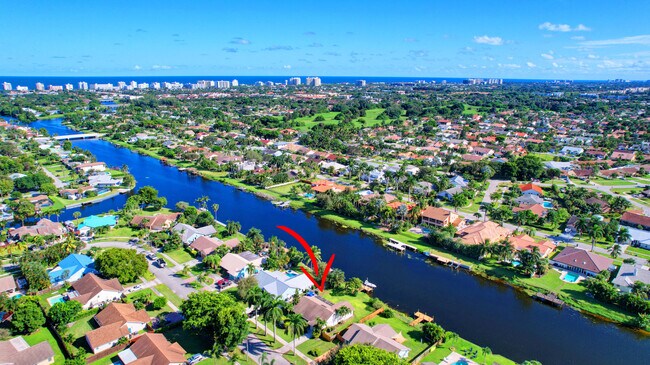 Foto del edificio - 1414 Cormorant Rd