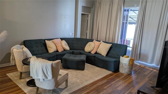 Foto del edificio - 581 Painted Leaf Dr