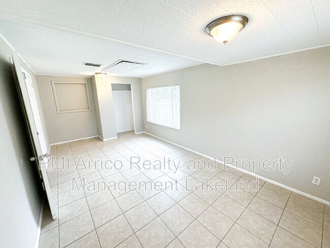 Foto del edificio - 1595 28th St NW