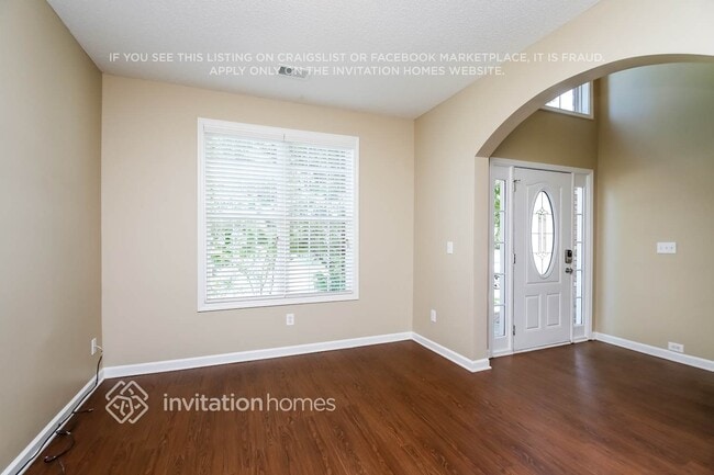 Building Photo - 1070 Soaring Dr NE