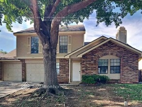 Building Photo - 3120 Woodlark Dr