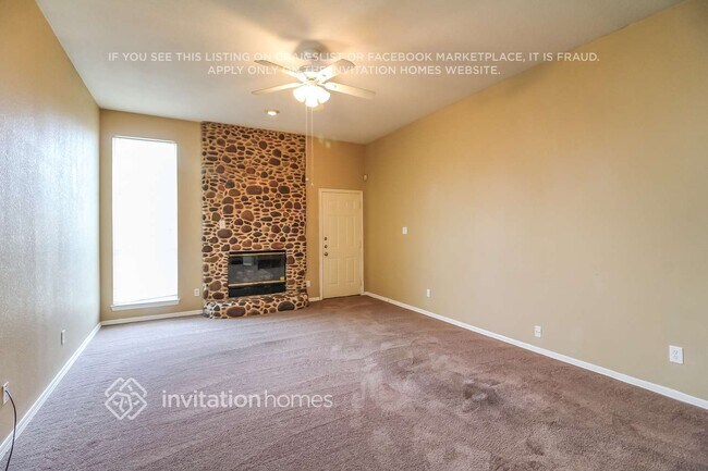 Building Photo - 703 Fox Glen Rd
