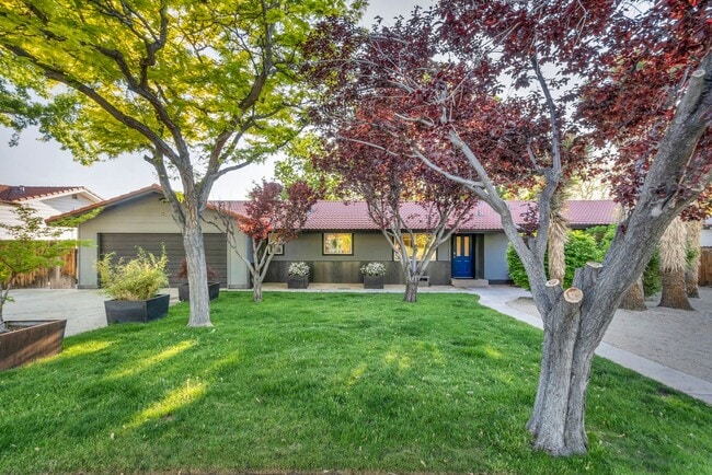 Foto del edificio - 2655 Parkway Dr