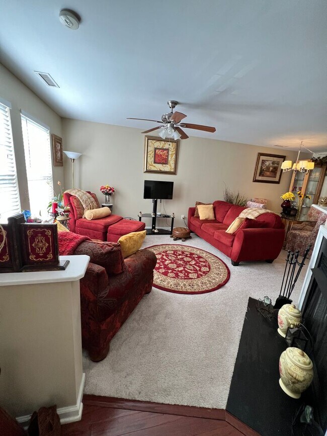 Foto del edificio - Lovely 2Br 2.5Ba Townhome in Brier Creek! ...