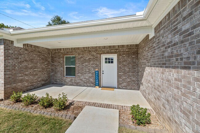 Foto del edificio - New construction near Air Base