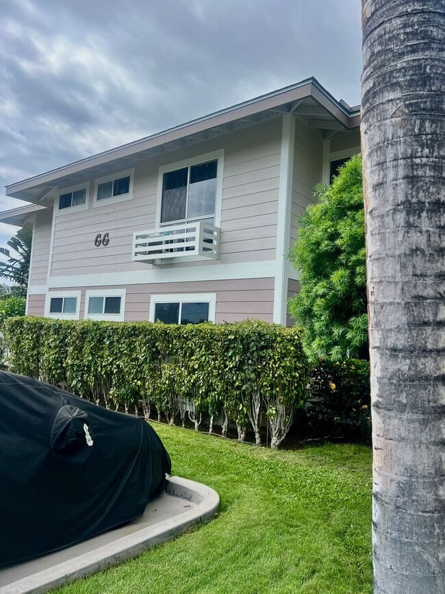 Building Photo - Unfurnished 3 bedroom 2 bath condo (top fl...