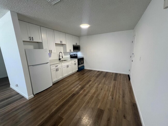 Foto del edificio - 603 Clear Lake Ave