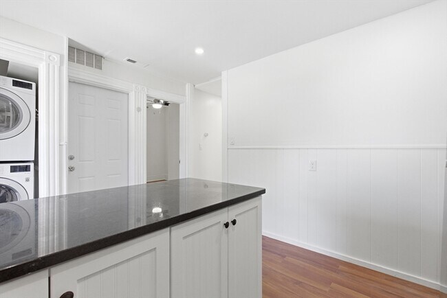 Building Photo - 151 L St