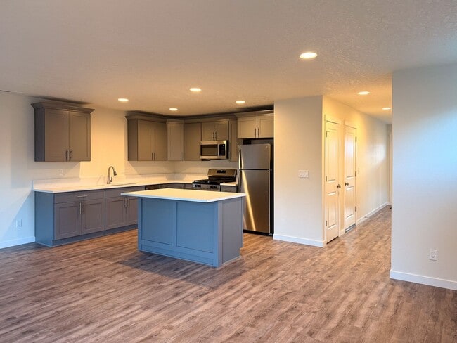 Foto del edificio - 505-507 NW Hillcrest Dr