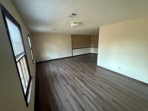 Building Photo - 131 Williamson St