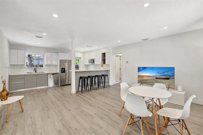 Foto del edificio - 843 SW 20th St