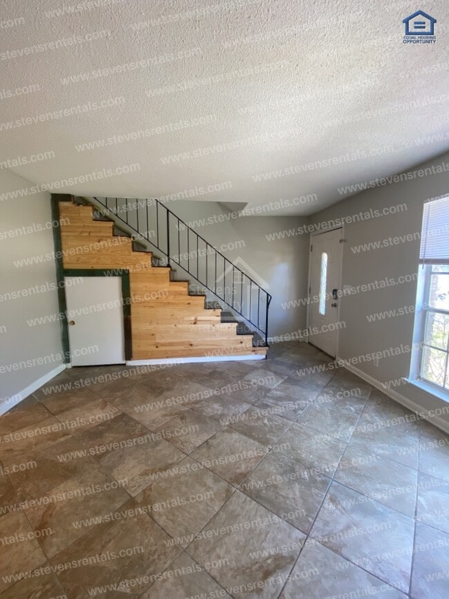 Building Photo - 4142 Willard Dr