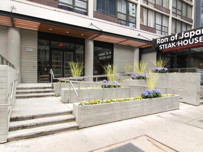 Foto del edificio - 230 E Ontario St