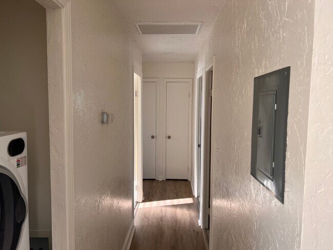 Foto del edificio - 545 Sunbeam Rd