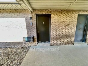 Building Photo - 17 Lunar Ln