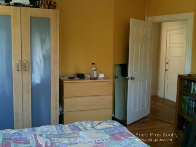 Foto del edificio - 244 River St