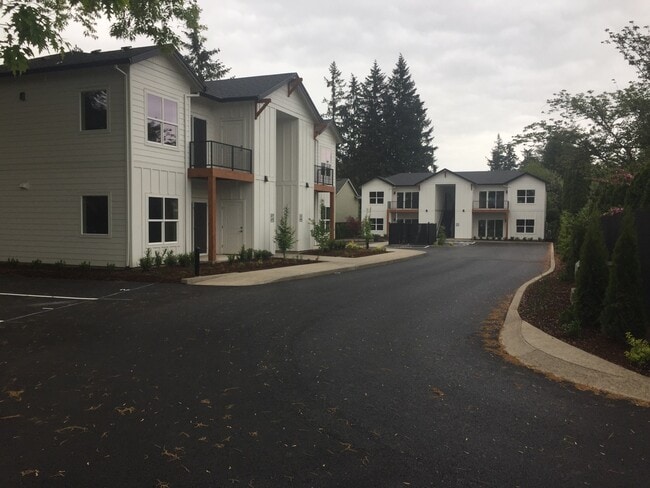 8 unit quiet property - 217 SW 3rd Ave