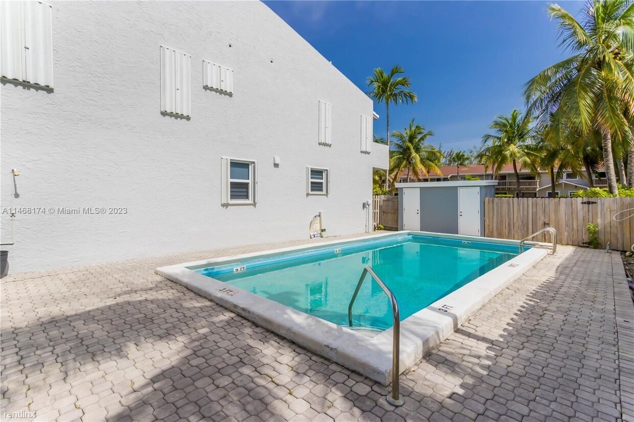 Primary Photo - 3 br, 2.5 bath House - 3827 NE 166th St # 7