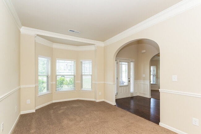 Building Photo - 576 Camano Way