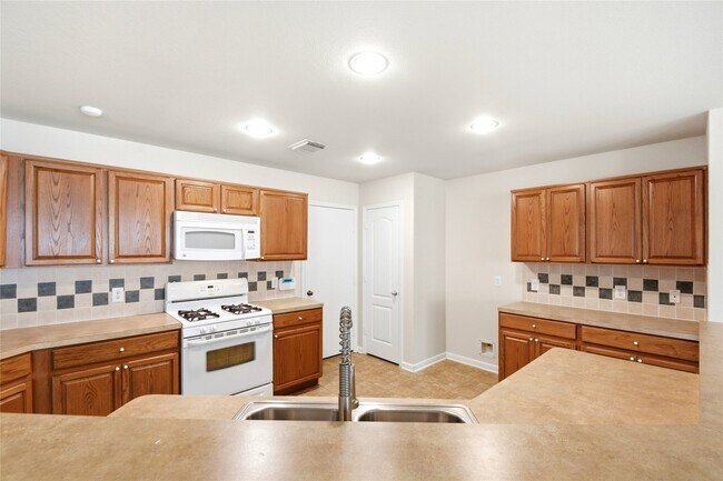 Foto del edificio - 526 Remington Lodge Ct