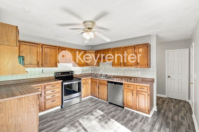 Building Photo - Move-In Ready Indianapolis Home with Modern Kitchen & Private Yard