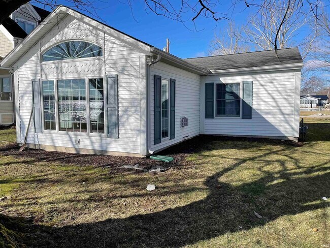 Foto del edificio - 10358 N Leeland Ln