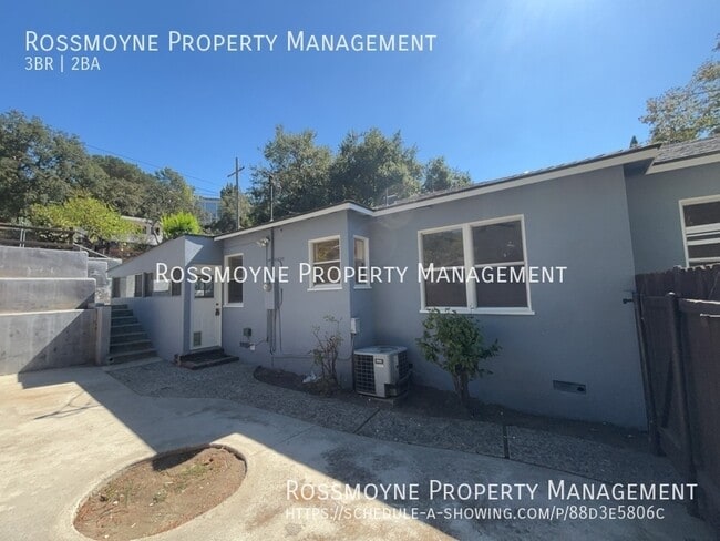 Building Photo - 1770 Woodland Ave