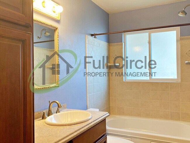 Foto del edificio - 2813 S Inglewood Rd