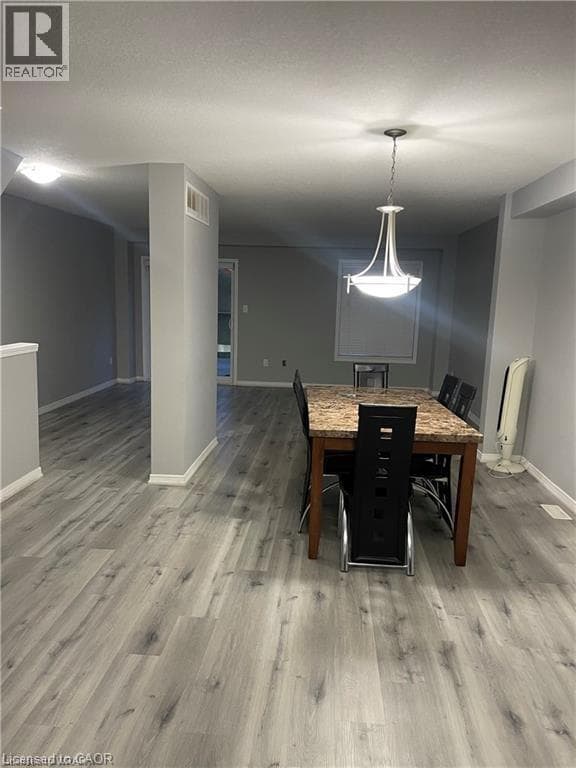 Building Photo - 198 Maitland St