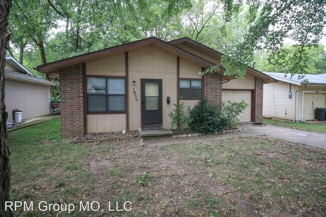 Building Photo - 3 br, 1.5 bath House - 1835 N. Drury Ave.