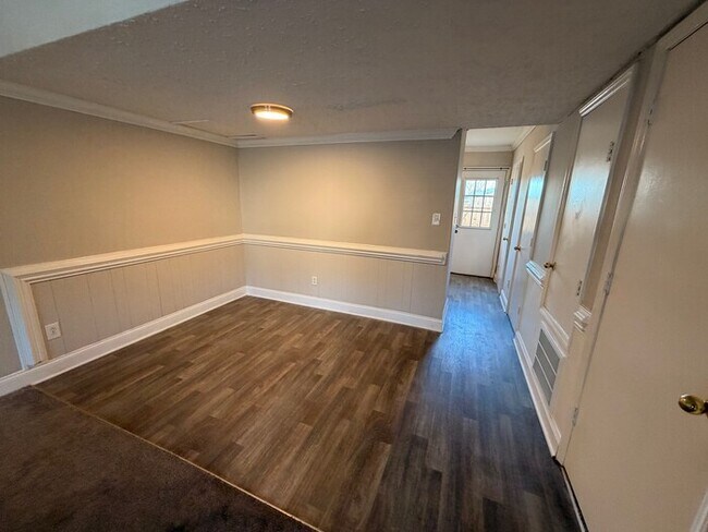 Foto del edificio - Charming 2-Bedroom Townhome in Prime Charlotte Location