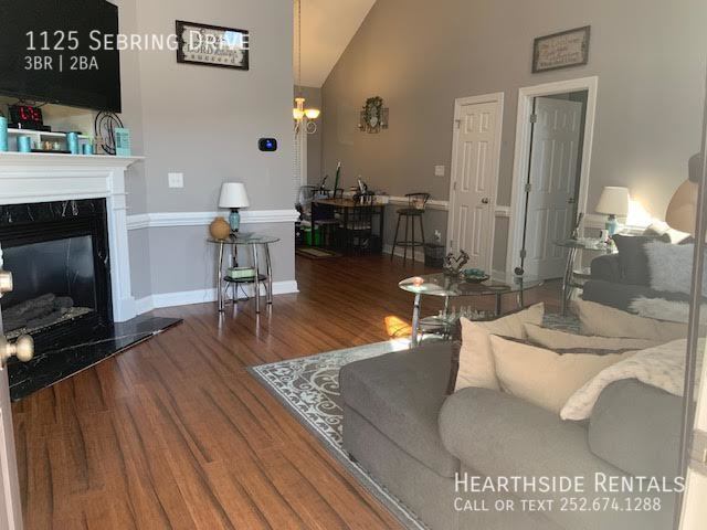 Photo - 1125 Sebring Dr House