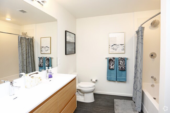 1BR, 1BA - 1139 SF - The Beacon Cleveland