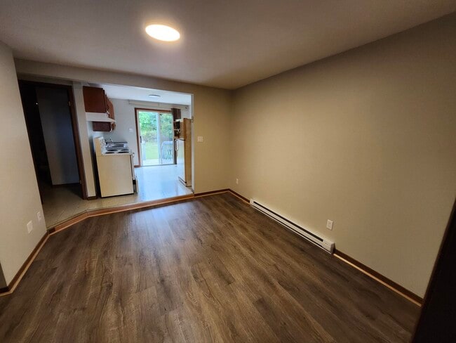 Photo du bâtiment - 358 Milford Rd