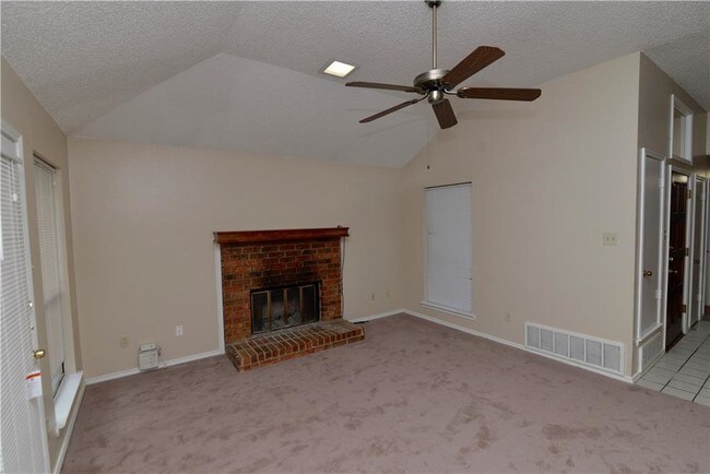 Building Photo - 2118 Hearthside Ln