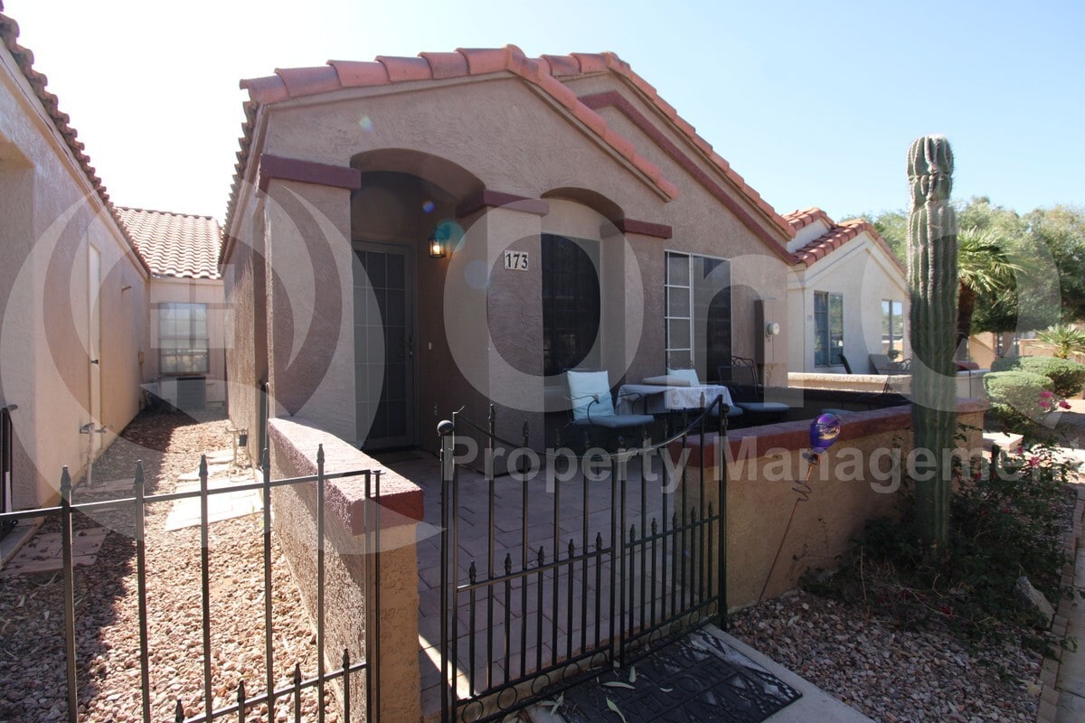 Primary Photo - 726 S Nebraska St