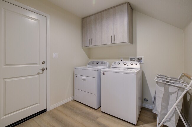 Foto del edificio - 3741 Jefferson St