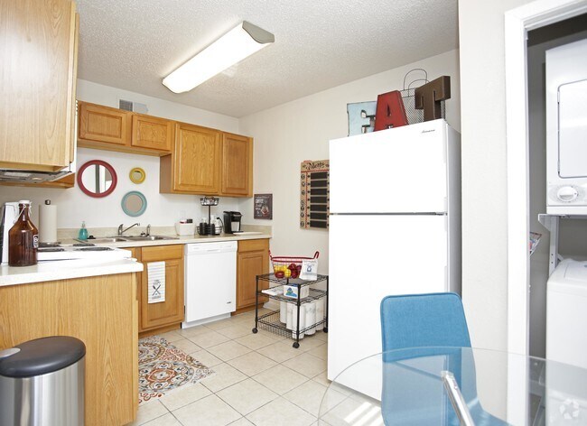 Latitude 30 All utilities included! Apartments Baton
