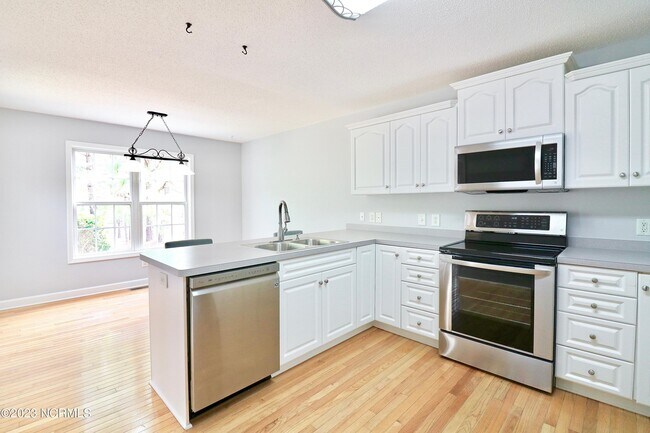 Building Photo - 55 Diamondhead Dr S