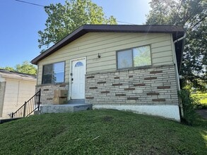 Building Photo - 6180 Emerald Ave