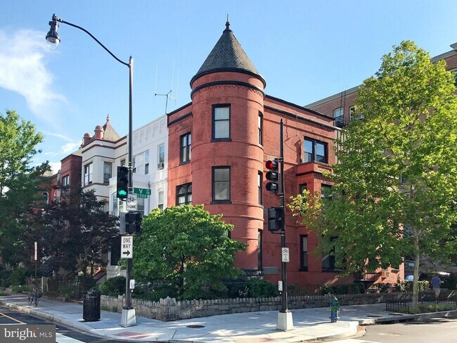 Building Photo - 2032 15th St NW