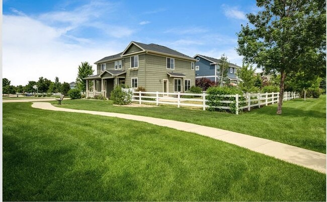 Building Photo - 4115 Ravenna Pl