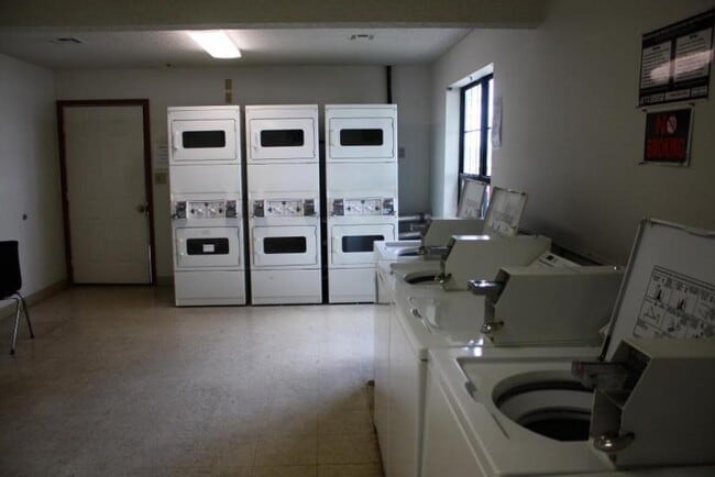 Building Photo - Shannon Plaza Apartments