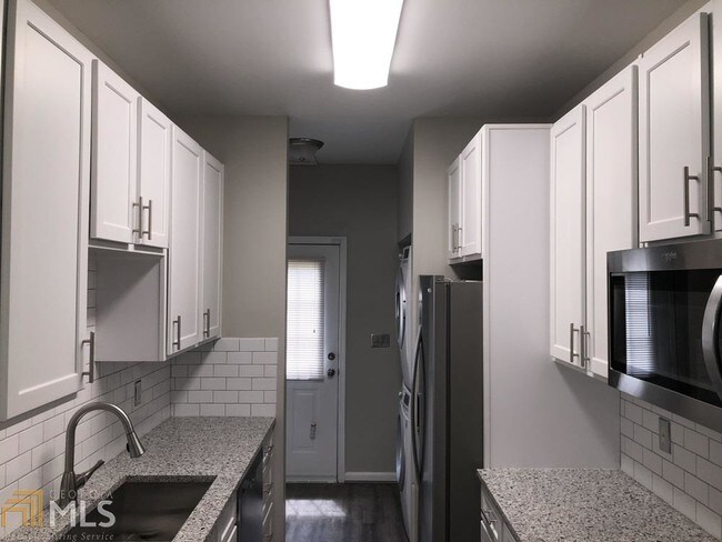 Foto del edificio - 2410 Lowe St NW