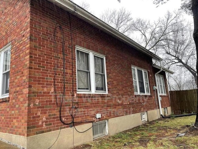 Building Photo - 424 Abston St