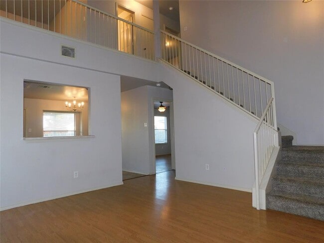 Foto del edificio - 14813 Falling Stone Ln
