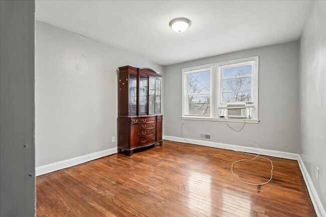 Foto del edificio - 3914 Erdman Ave